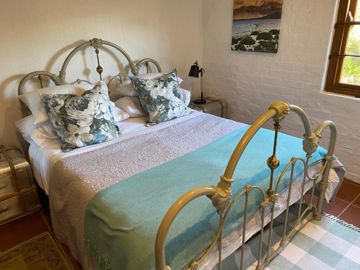 Hidden Stream Cottage Bettyʼs Bay Екстериор снимка