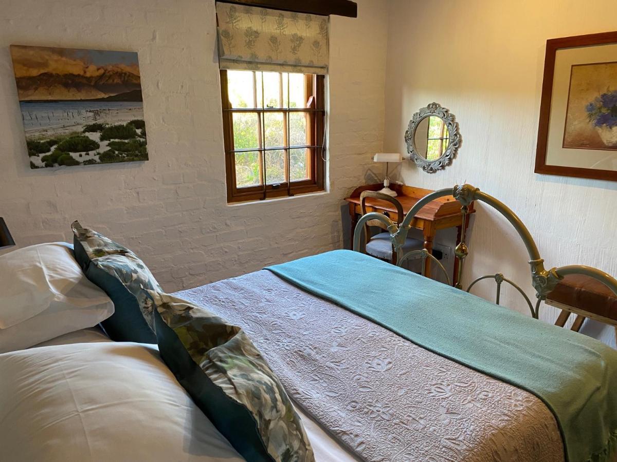 Hidden Stream Cottage Bettyʼs Bay Екстериор снимка