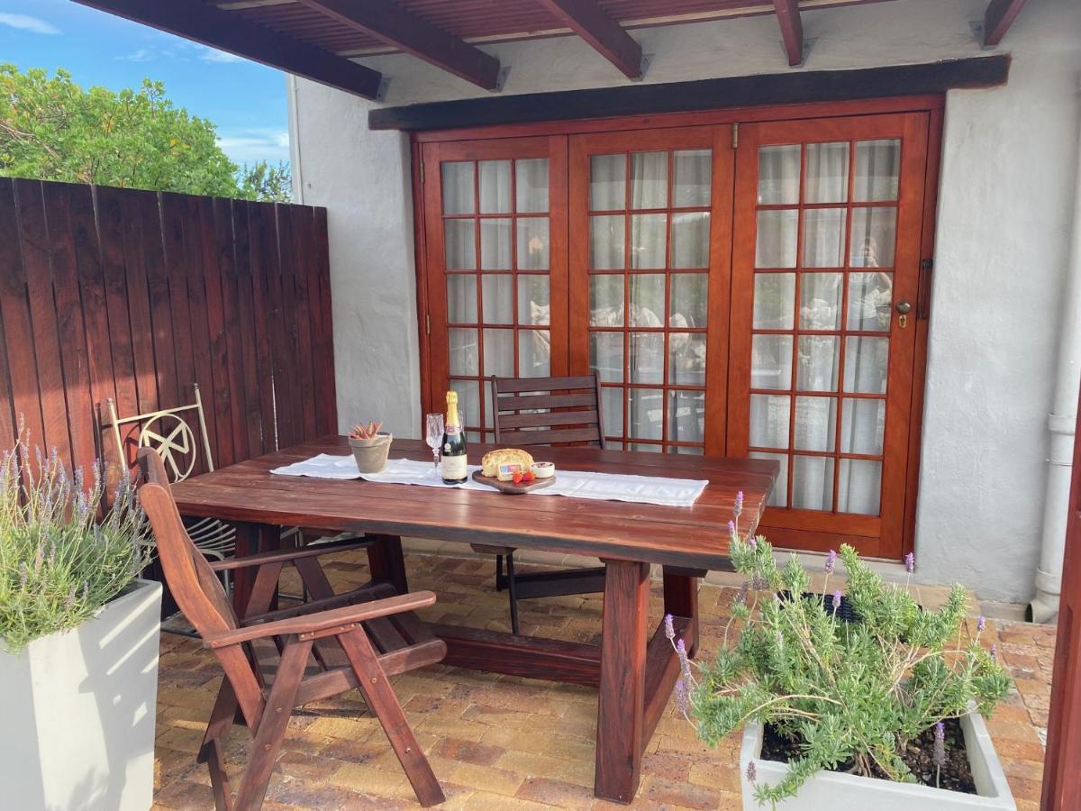 Hidden Stream Cottage Bettyʼs Bay Екстериор снимка